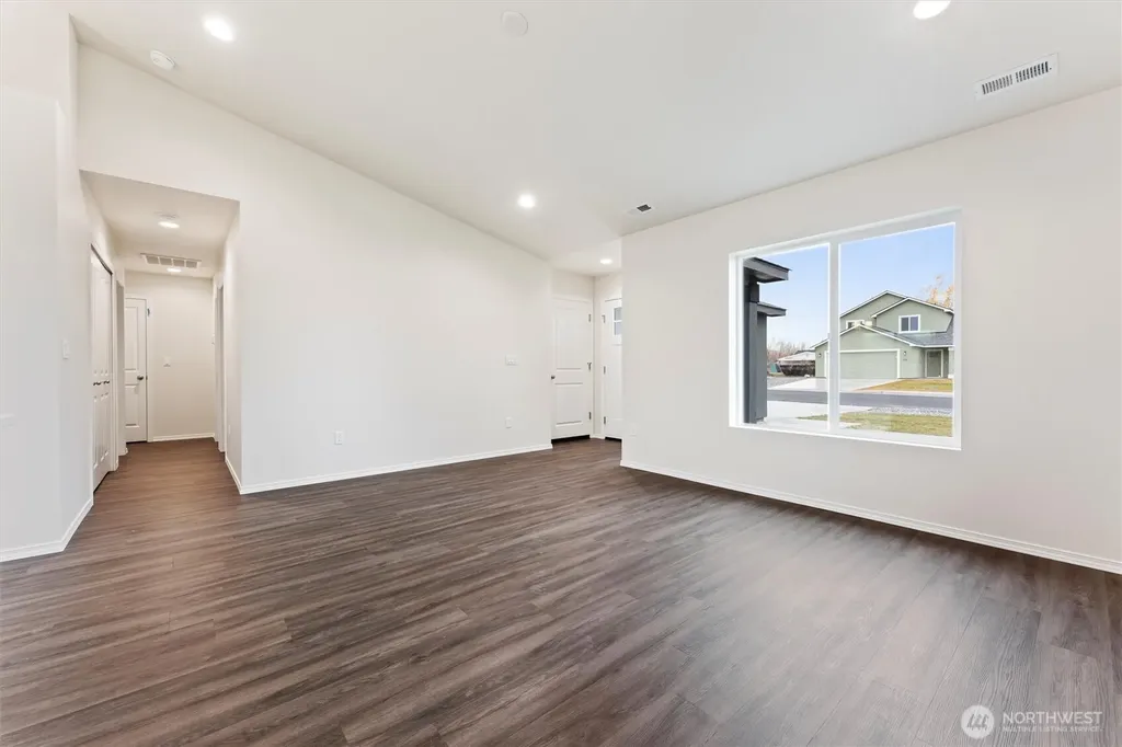 924 La Vista Drive Warden WA 98857