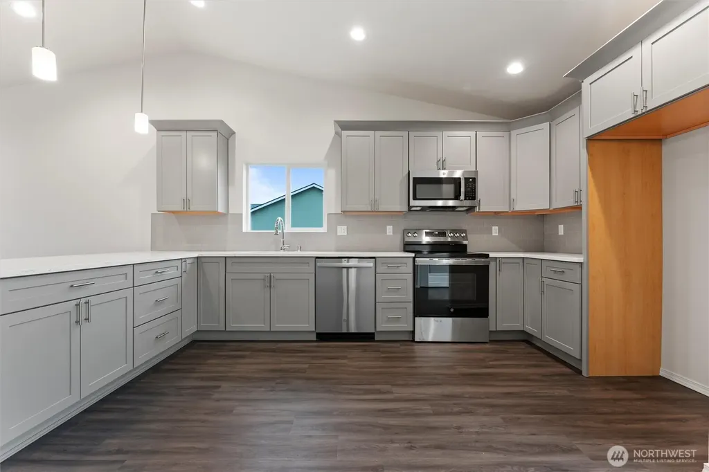 924 La Vista Drive Warden WA 98857