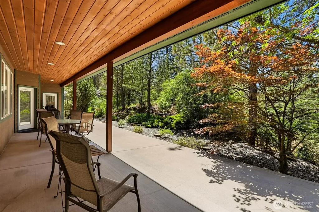 9524 E Northrim Lane Spokane WA 99217