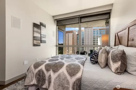 10610 NE 9th Place Bellevue WA 98004