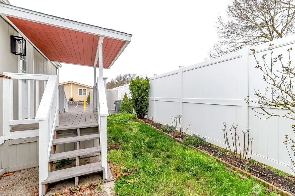 210 37th St SE Auburn WA 98002