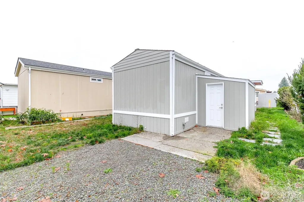 210 37th St SE Auburn WA 98002