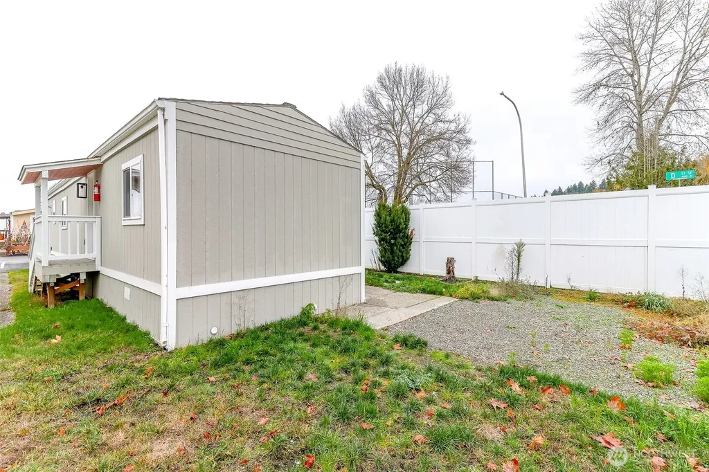 210 37th St SE Auburn WA 98002