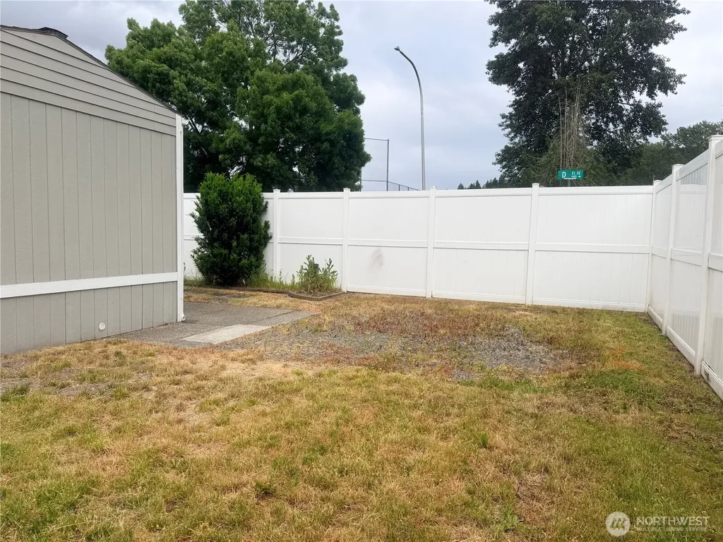 210 37th St SE Auburn WA 98002