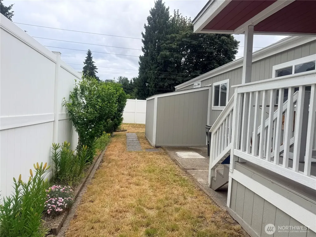 210 37th St SE Auburn WA 98002