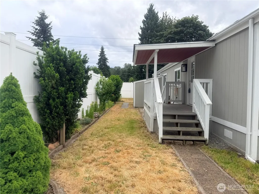 210 37th St SE Auburn WA 98002