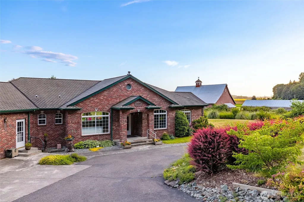 2322 Pioneer Highway Stanwood WA 98292