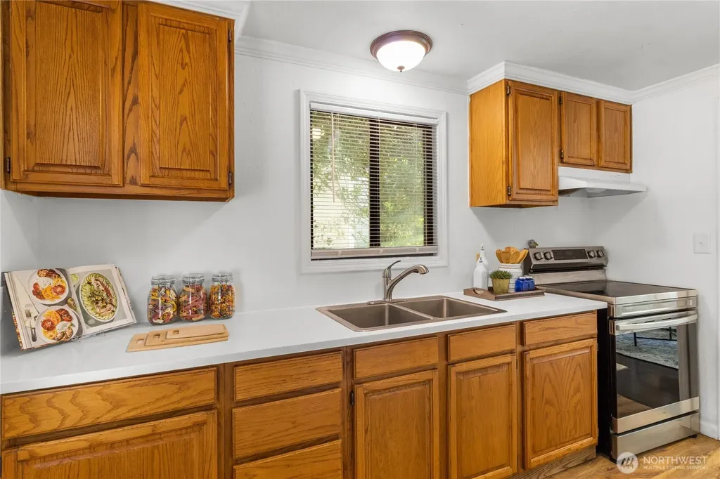 12656 74th Place S Seattle WA 98178