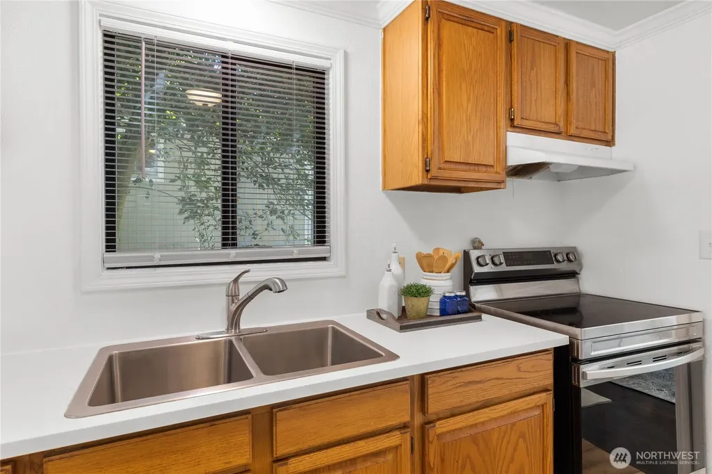 12656 74th Place S Seattle WA 98178