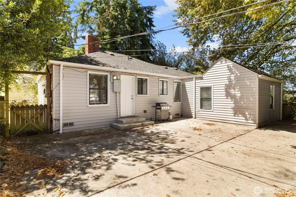 12656 74th Place S Seattle WA 98178