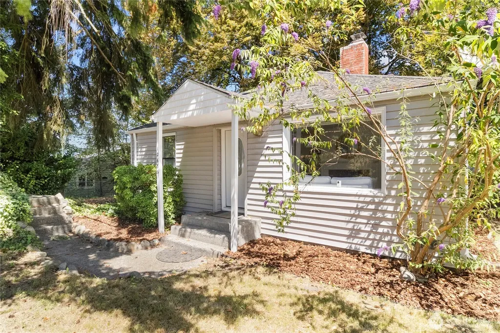 12656 74th Place S Seattle WA 98178