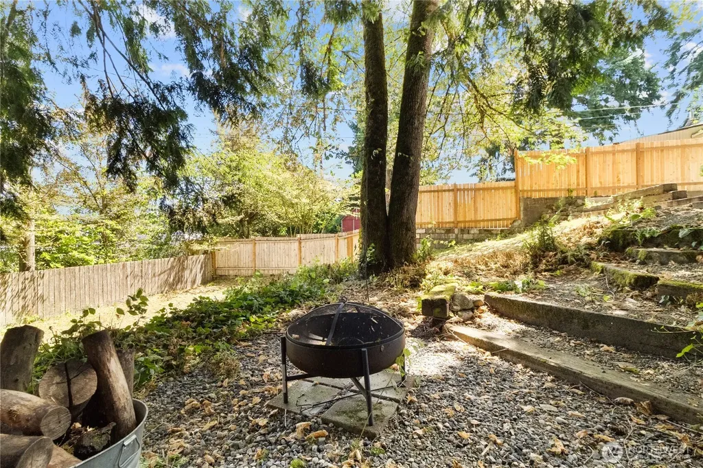 12656 74th Place S Seattle WA 98178