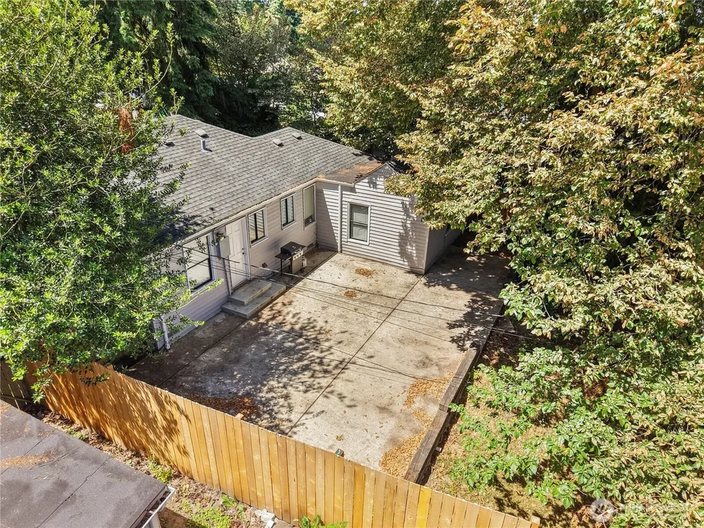 12656 74th Place S Seattle WA 98178