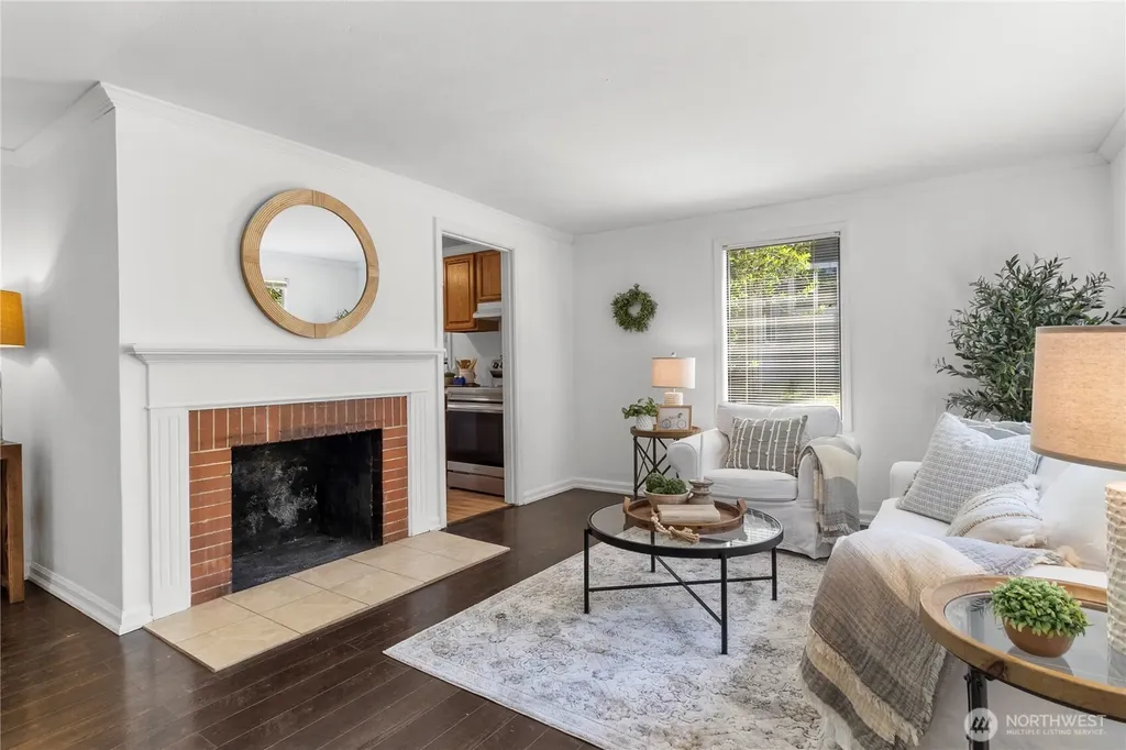 12656 74th Place S Seattle WA 98178