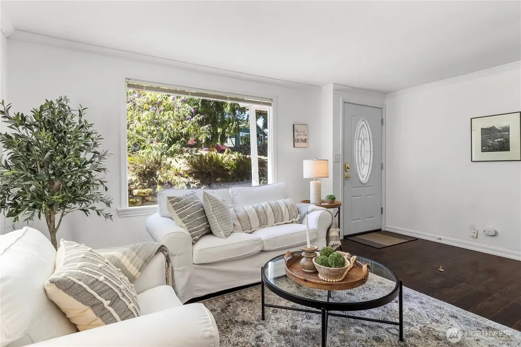 12656 74th Place S Seattle WA 98178