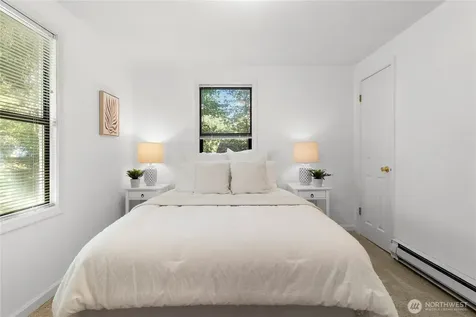 12656 74th Place S Seattle WA 98178