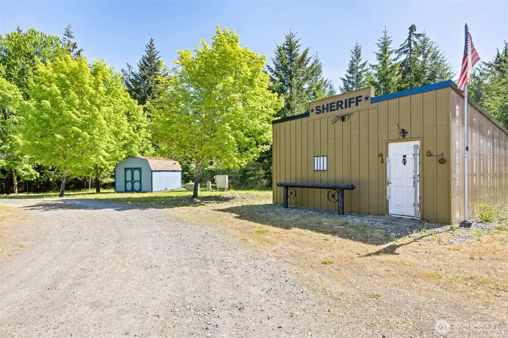 5611 S Doss Road Port Angeles WA 98362