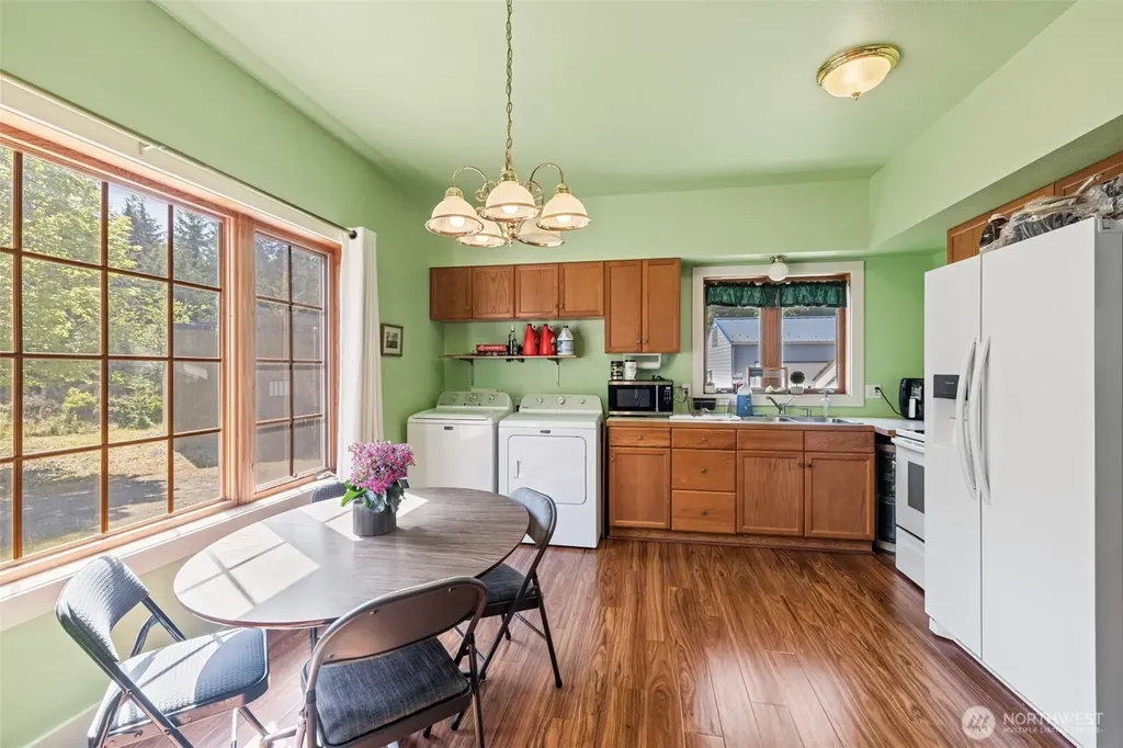 5611 S Doss Road Port Angeles WA 98362