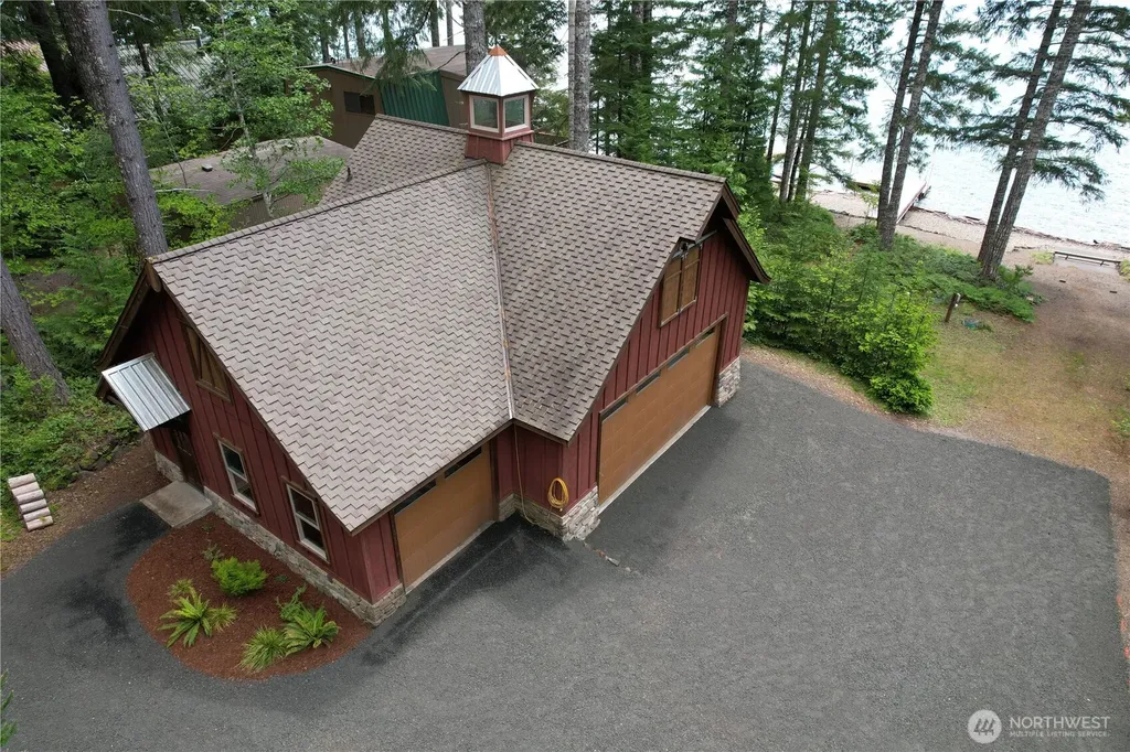61 N Potlatch Drive N Hoodsport WA 98548