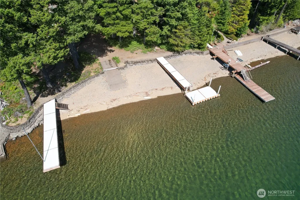 61 N Potlatch Drive N Hoodsport WA 98548