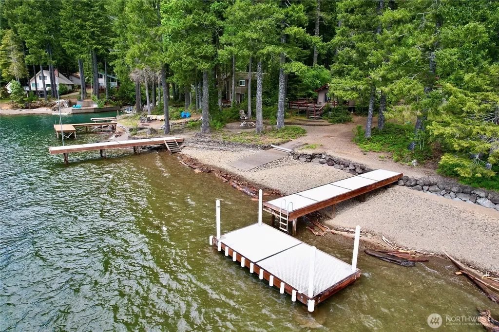 61 N Potlatch Drive N Hoodsport WA 98548