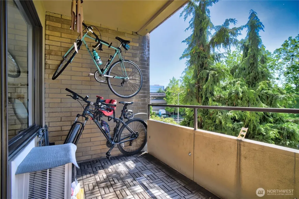 4545 Sand Point Way NE Seattle WA 98105