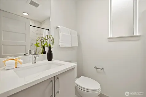 7013 9th Avenue NE Seattle WA 98115
