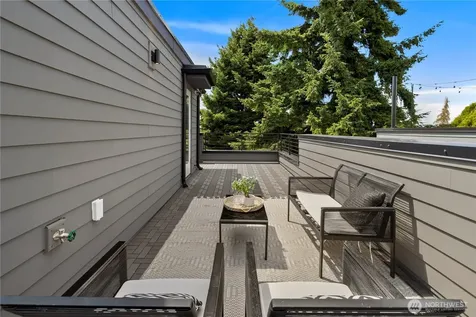 7013 9th Avenue NE Seattle WA 98115