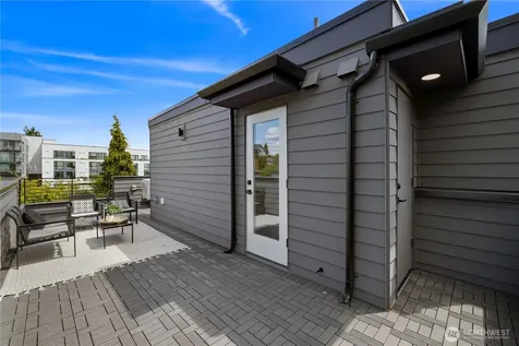 7013 9th Avenue NE Seattle WA 98115