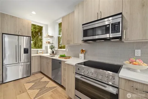 7013 9th Avenue NE Seattle WA 98115