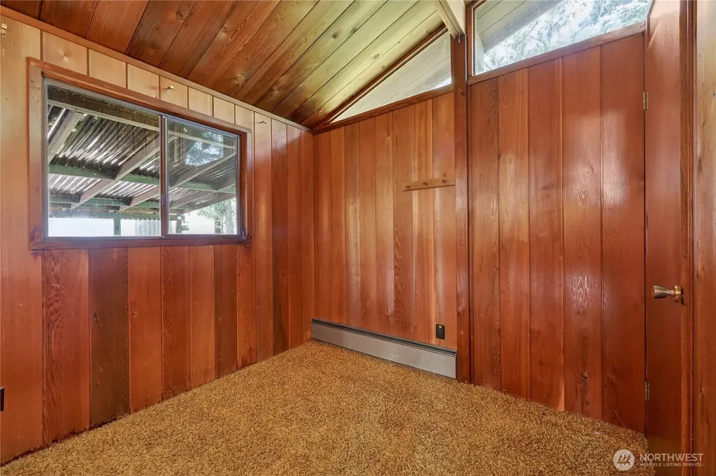 819 E Madrona Boulevard NW Lakebay WA 98349