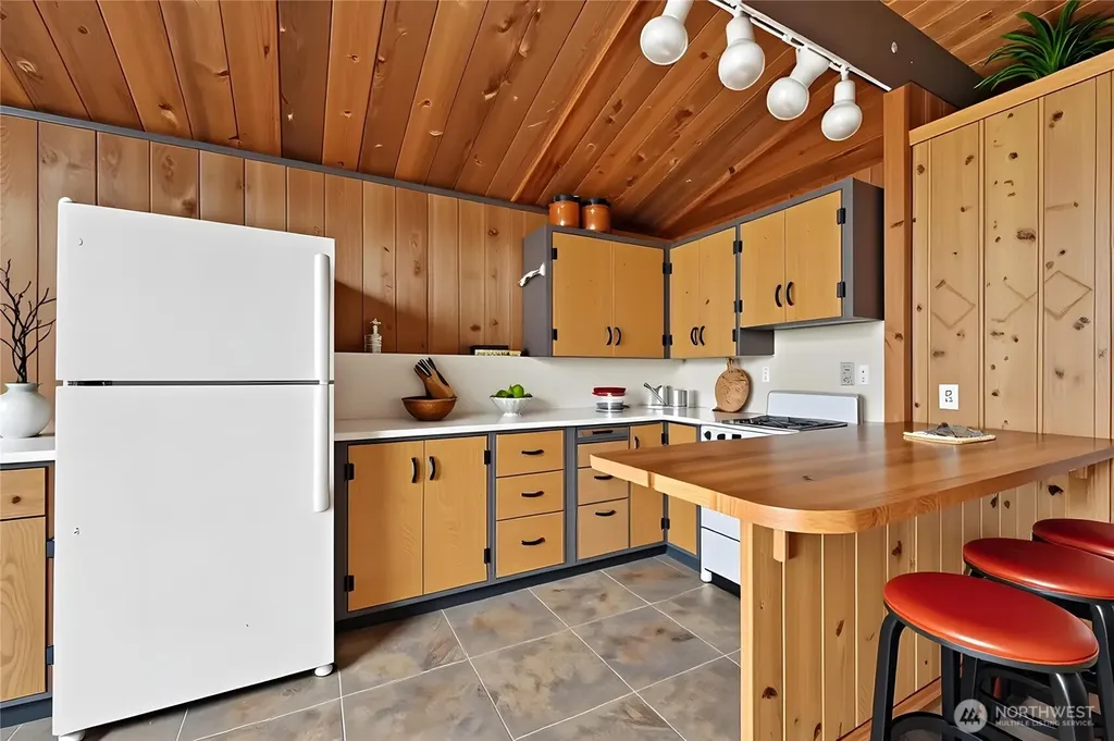 819 E Madrona Boulevard NW Lakebay WA 98349