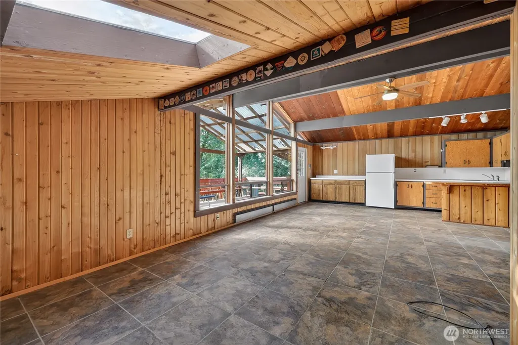 819 E Madrona Boulevard NW Lakebay WA 98349
