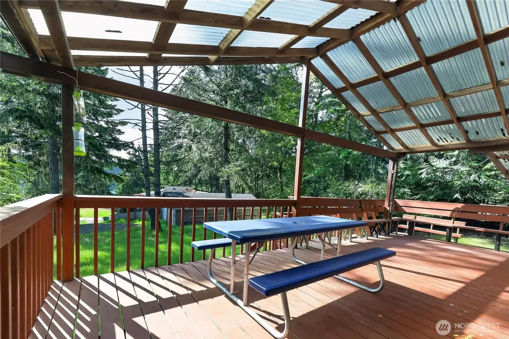 819 E Madrona Boulevard NW Lakebay WA 98349