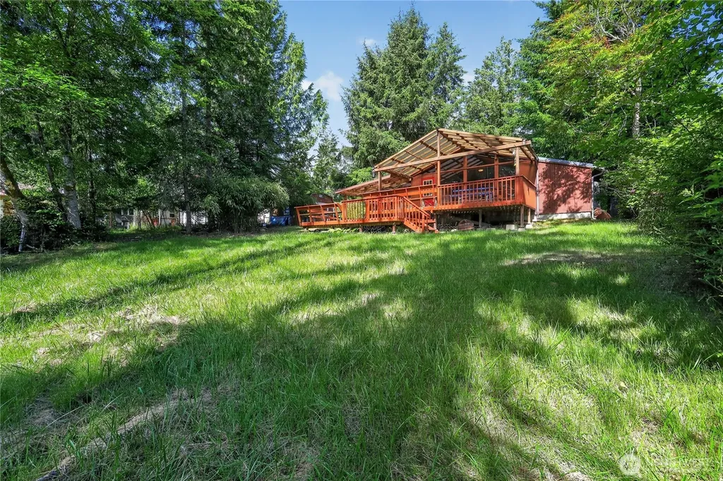819 E Madrona Boulevard NW Lakebay WA 98349