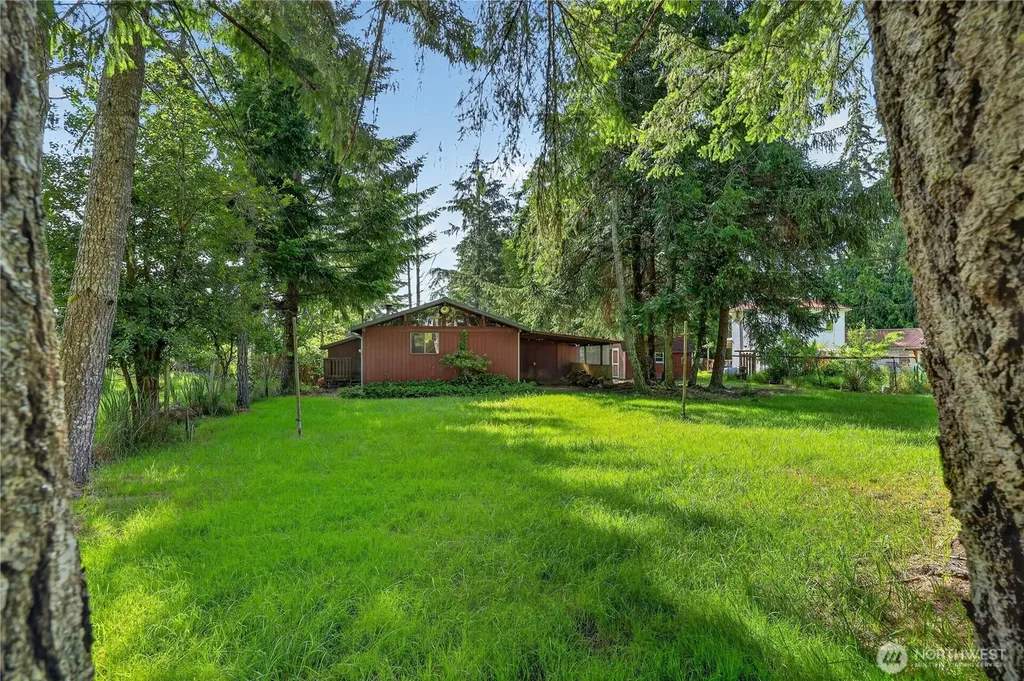 819 E Madrona Boulevard NW Lakebay WA 98349