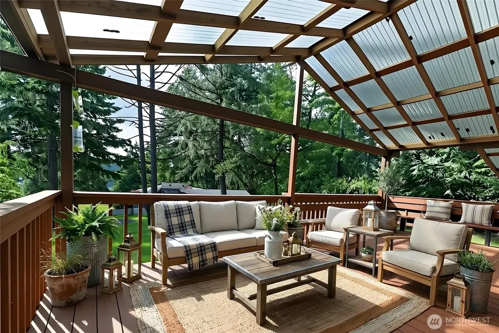 819 E Madrona Boulevard NW Lakebay WA 98349