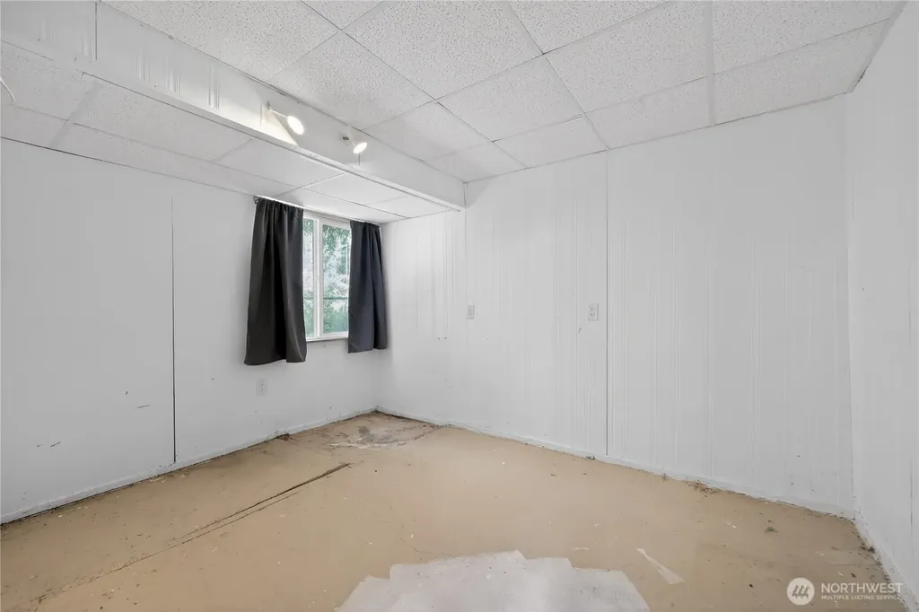 819 E Madrona Boulevard NW Lakebay WA 98349
