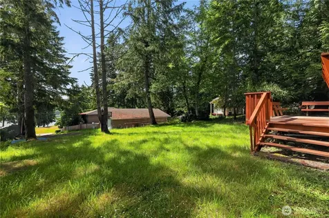 819 E Madrona Boulevard NW Lakebay WA 98349