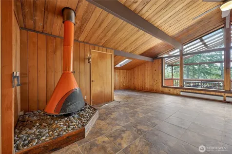 819 E Madrona Boulevard NW Lakebay WA 98349