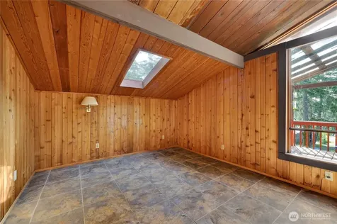 819 E Madrona Boulevard NW Lakebay WA 98349