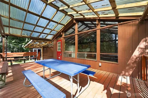 819 E Madrona Boulevard NW Lakebay WA 98349