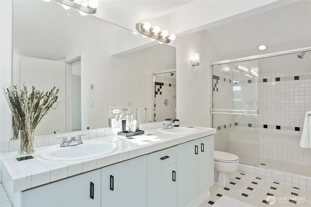 1926 Fairview Avenue E Seattle WA 98102