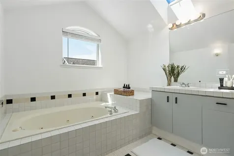 1926 Fairview Avenue E Seattle WA 98102