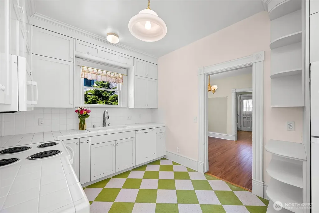 306 Potter Bellingham WA 98225