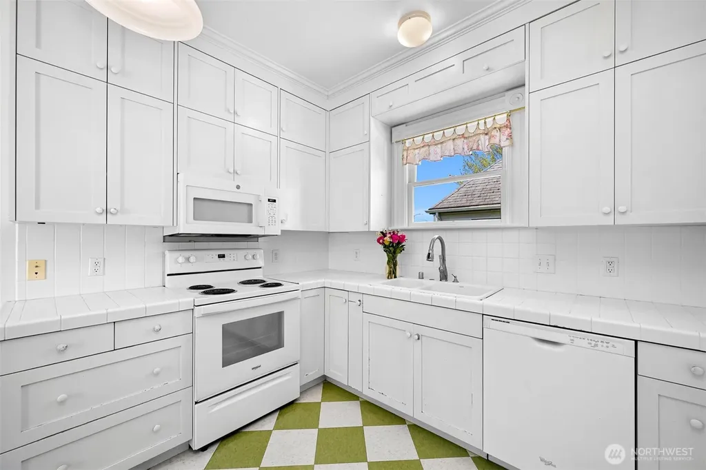 306 Potter Bellingham WA 98225