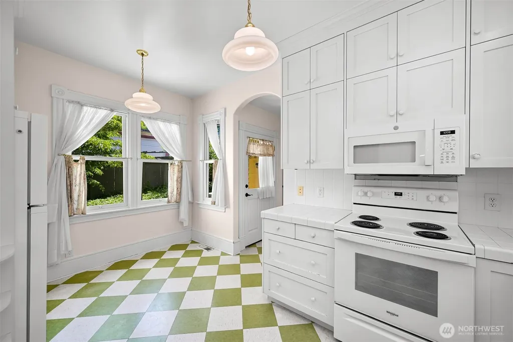306 Potter Bellingham WA 98225