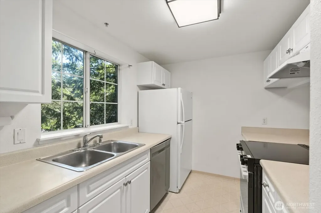 23339 Cedar Way Mountlake Terrace WA 98043