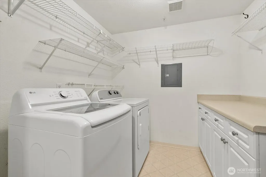 23339 Cedar Way Mountlake Terrace WA 98043