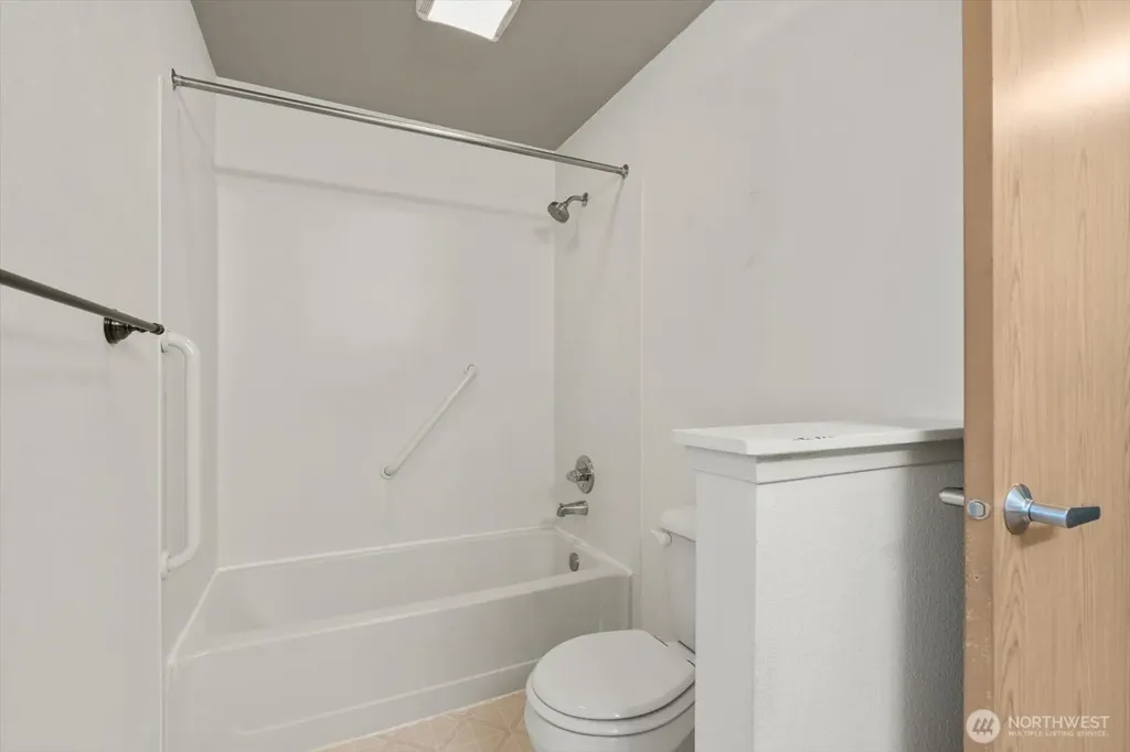 23339 Cedar Way Mountlake Terrace WA 98043